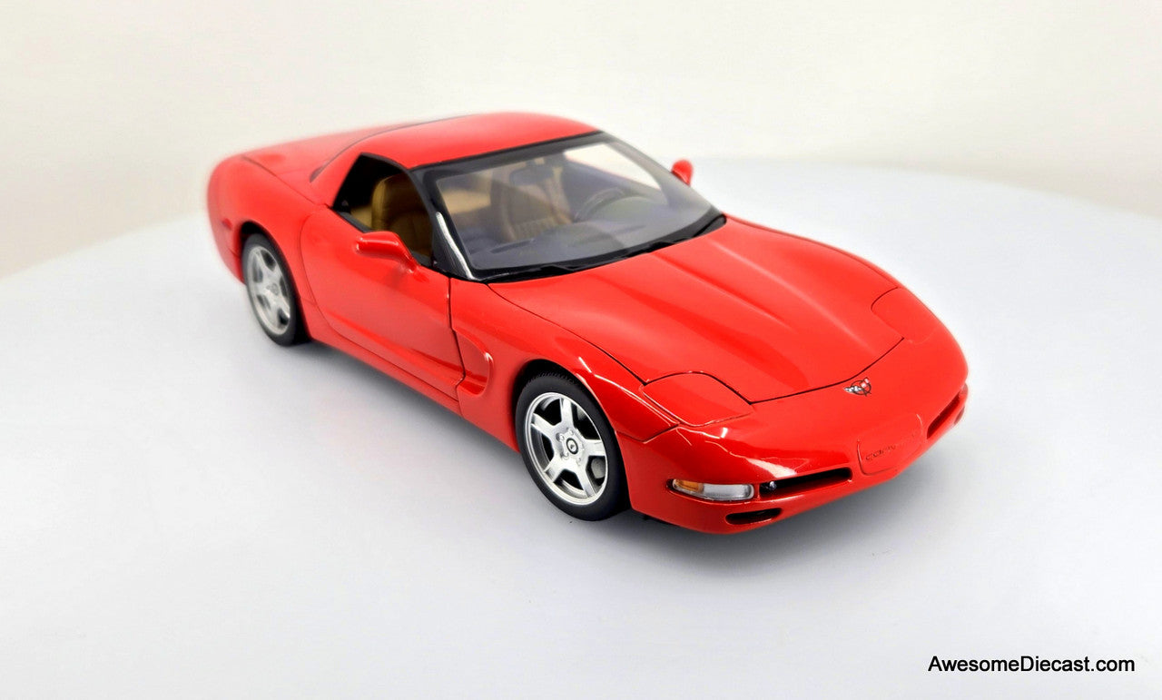 ミニカー UT CHEVROLET CORVETTE 1/18 1999 Chevrolet Corvette Hard Top (Red) 1:18 Diecast Model by UT