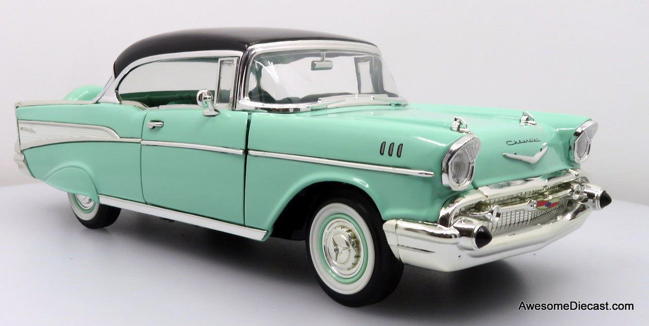 CHEVROLET BEL AIR 1957 1/18 ライトグリーン 1957 Chevrolet Bel Air, Green 1:18 Diecast Model Car by Road