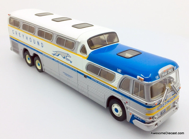 Corgi 1:50 GM PD-4501 Greyhound SceniCruiser: Destination Chicago