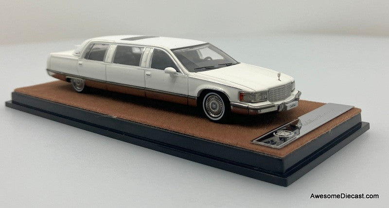 XG Models 1:64 Cadillac Fleetwood Limousine, White – Awesome