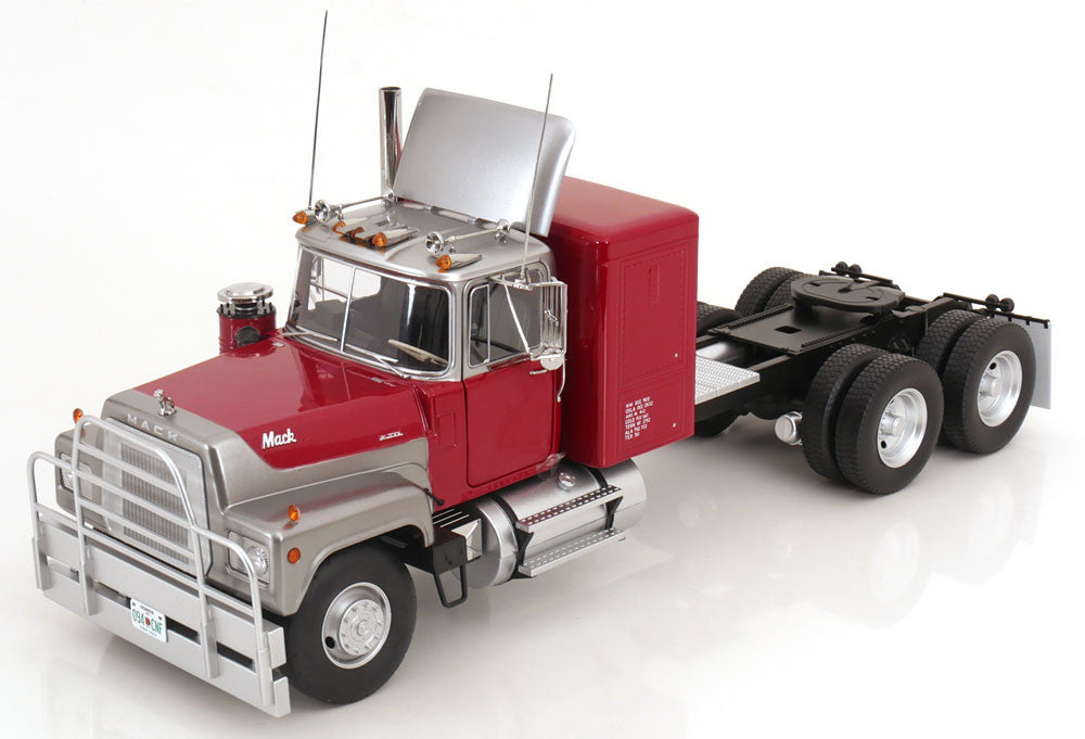 Road Kings 1:18 1974 MACK RL 700L Tractor, Red / Silver – Awesome