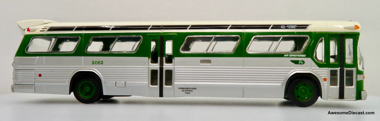 Corgi Classics 1:50 GM 5303 Fishbowl Bus: Philadelphia Transportation Company (PTC), Philadelphia
