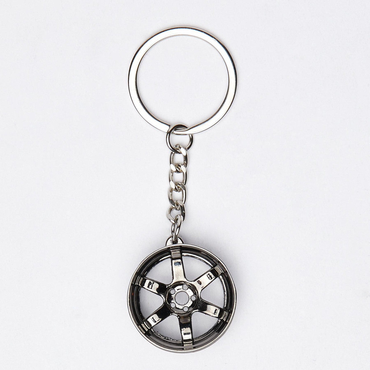 Wheel Rim Keychain – Automotive Key Ring Accessory for Car Lovers