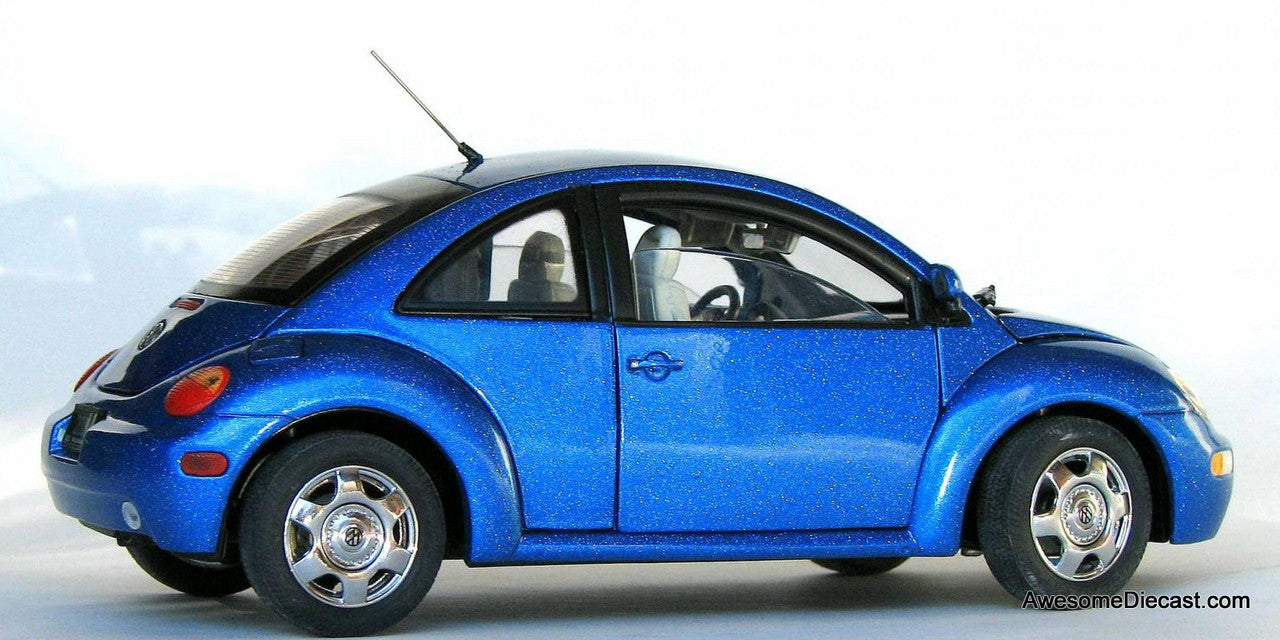 2000 Volkswagen Beetle - Metallic Blue 1:24 Diecast Model by Franklin Mint
