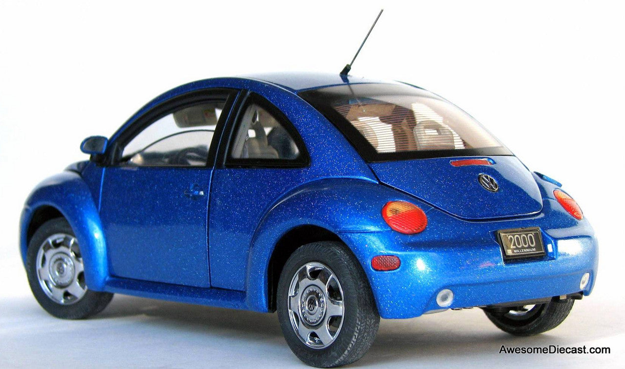 2000 Volkswagen Beetle - Metallic Blue 1:24 Diecast Model by Franklin Mint