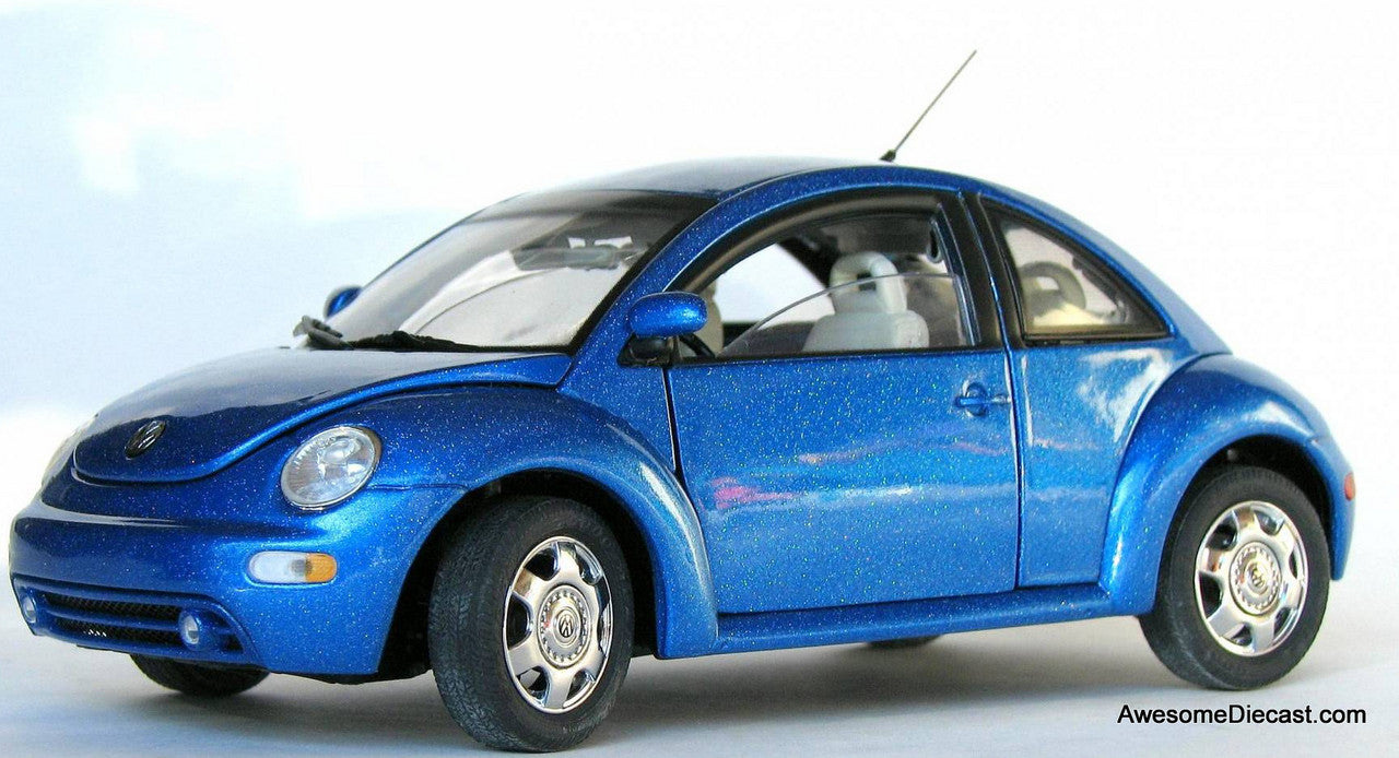 2000 Volkswagen Beetle - Metallic Blue 1:24 Diecast Model by Franklin Mint