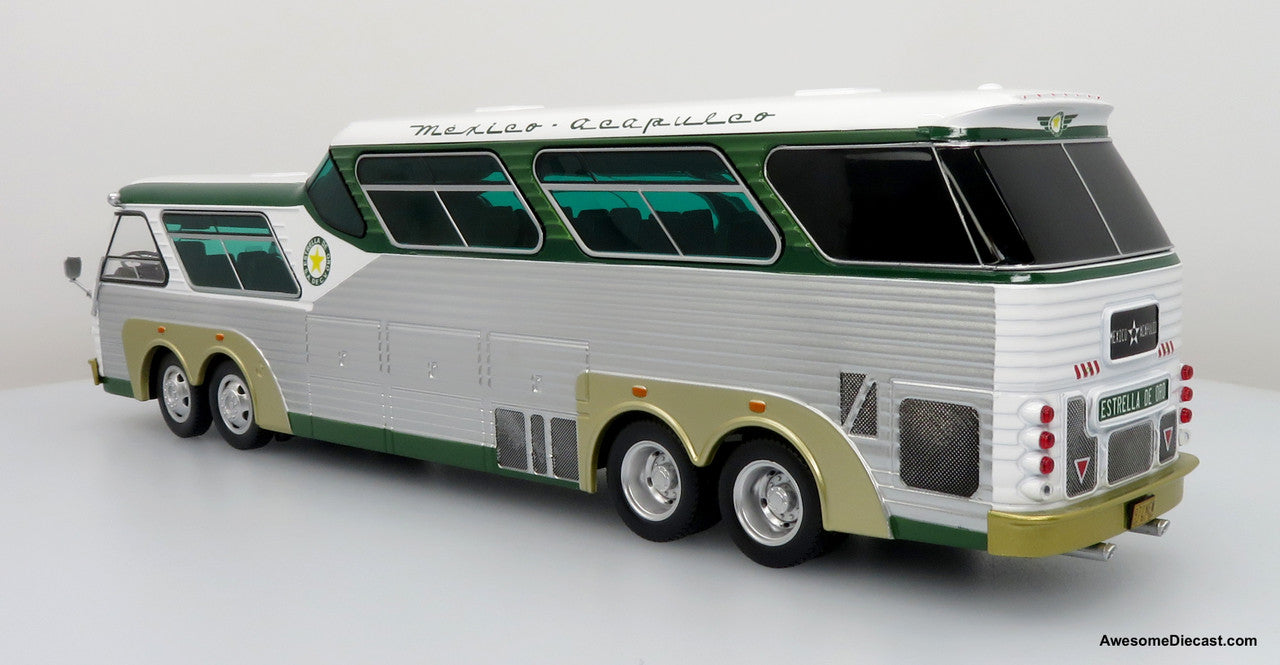 Sultana TM 44-18 SP Panoramico Coach - Estrella de Oro (Silver/Green) 1:43 Diecast Bus by Iconic Replicas