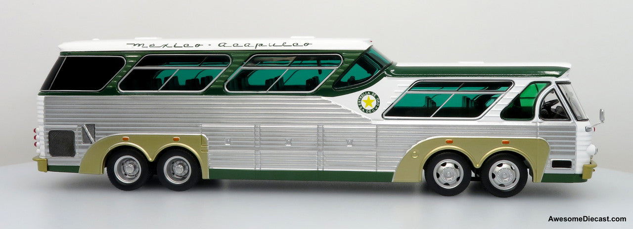 Sultana TM 44-18 SP Panoramico Coach - Estrella de Oro (Silver/Green) 1:43 Diecast Bus by Iconic Replicas