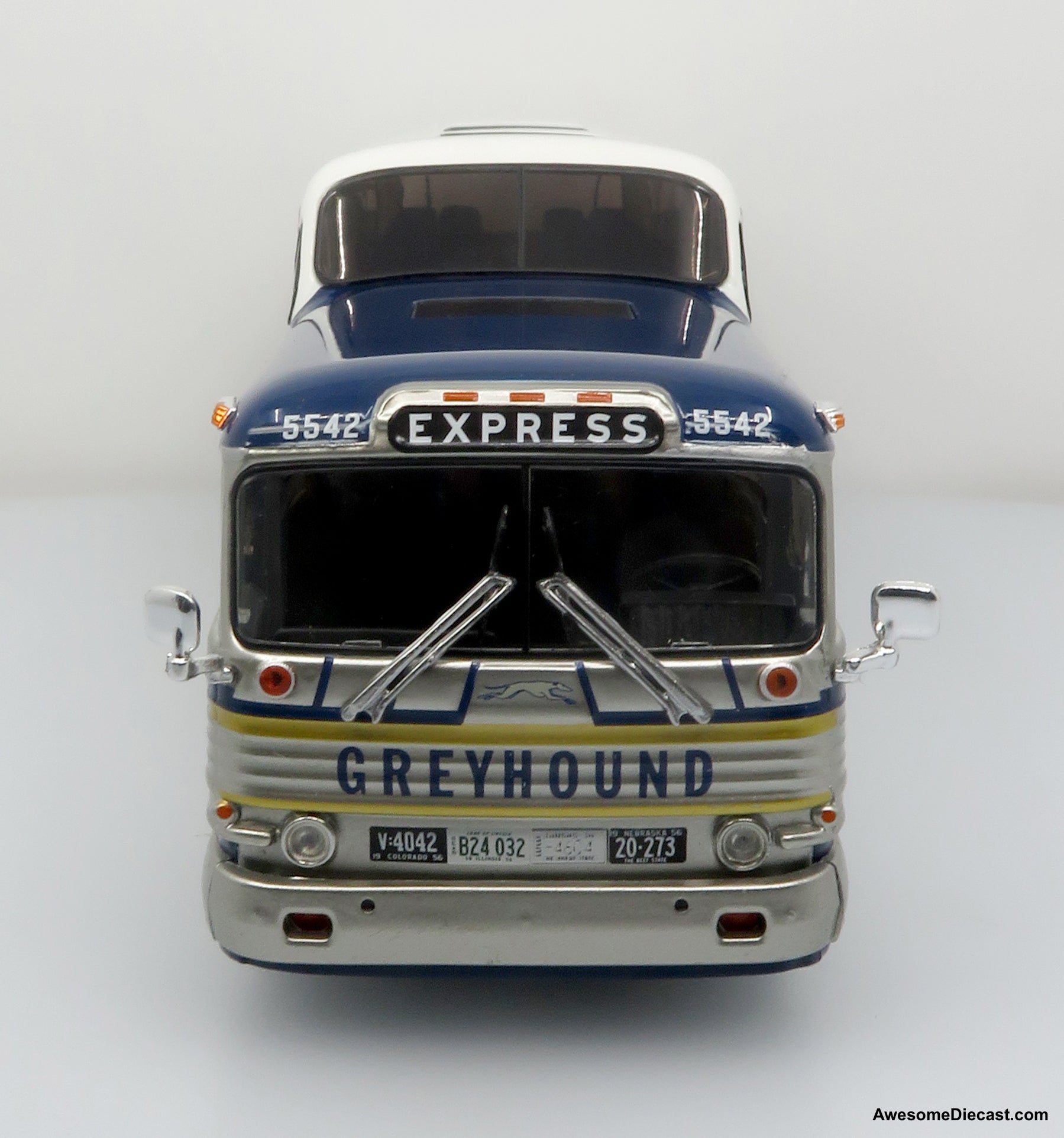GM PD-4501 Scenicruiser Coach: Greyhound Bus Lines - 50th Anniversary Gold Stripe Livery 1:43 by Iconic Replicas
