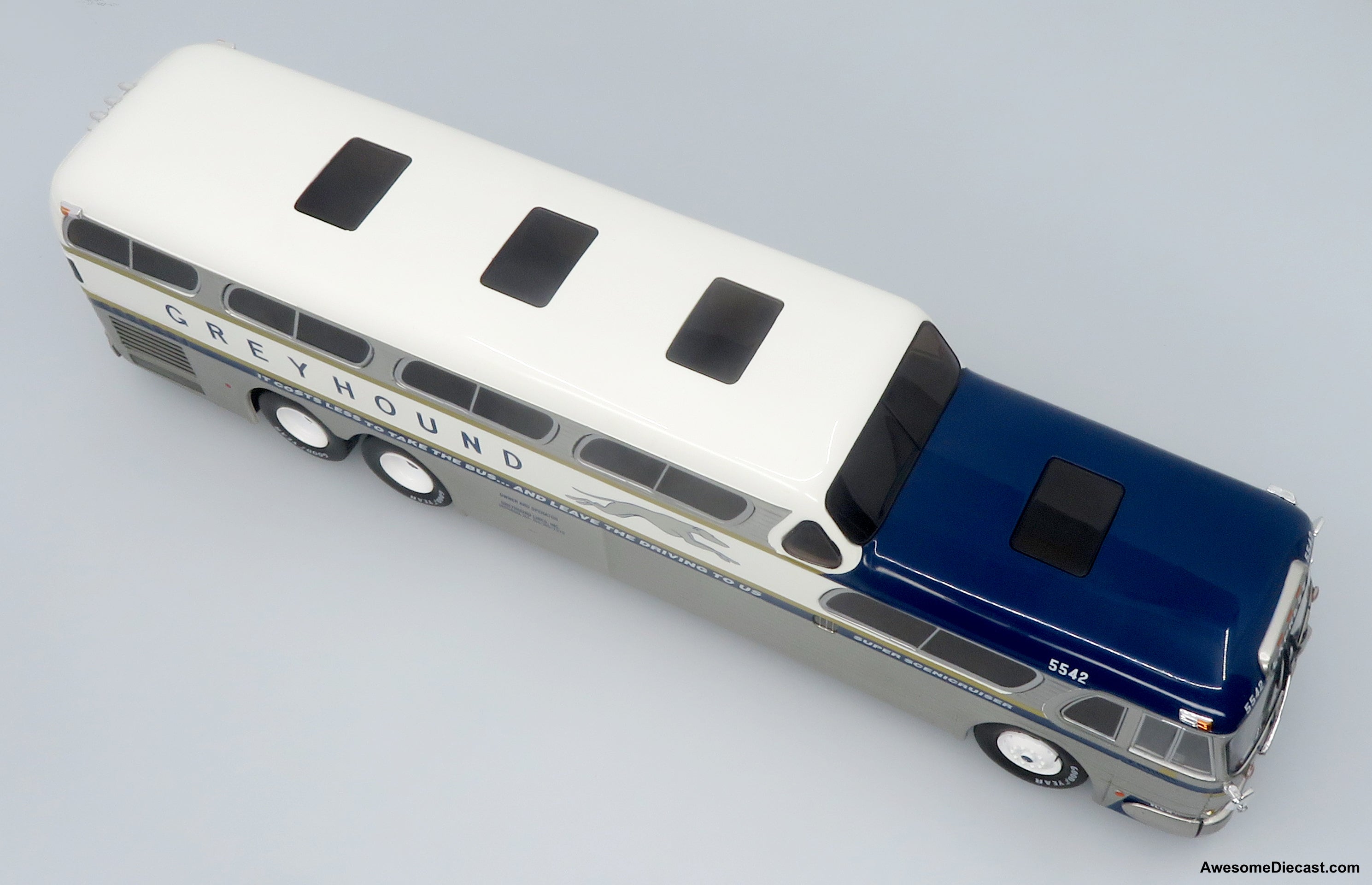 GM PD-4501 Scenicruiser Coach: Greyhound Bus Lines - 50th