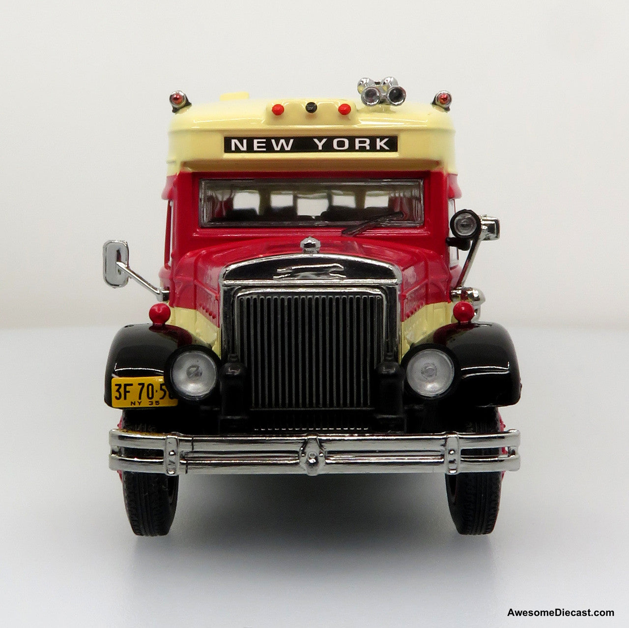 1935 Mack BK Parlor Coach - Trailways (Yellow/Red) 1:50 Diecast Bus by Iconic Replicas