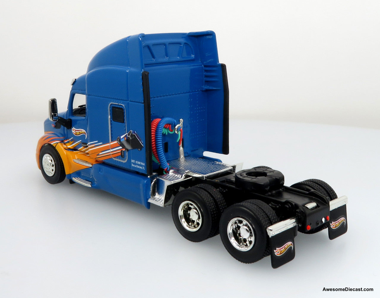 Peterbilt 579 w/ Car Hauler - CarTrans Livery 1:64 Diecast Truck by Iconic Replicas