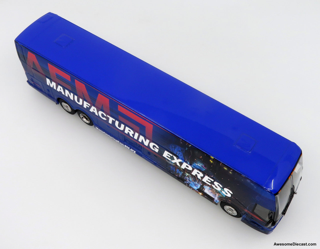 Prevost H3-45 Coach: AEM Manufacturing Express 1:64 Diecast Model Bus by Iconic Replicas