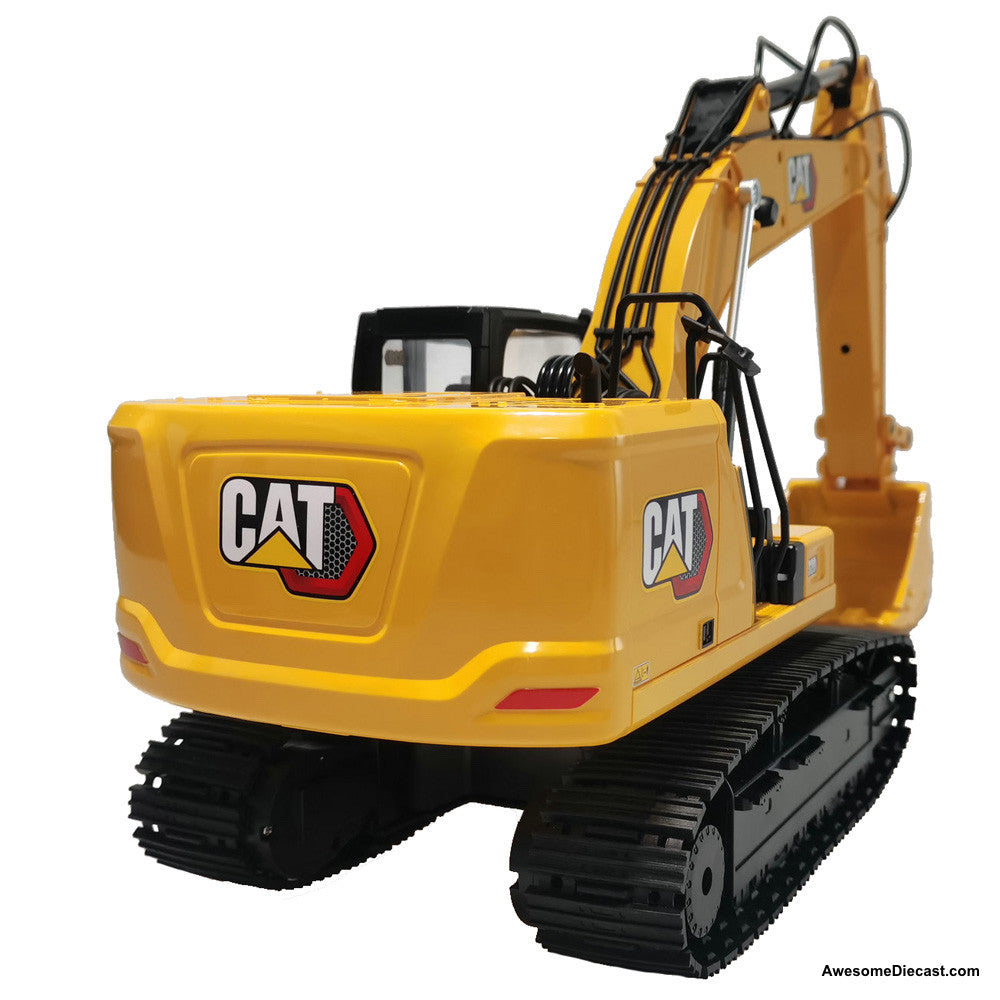 Diecast Masters 1:16 Caterpillar 320 Radio Controlled Excavator with Bucket, Grapple and Hammer Attachments