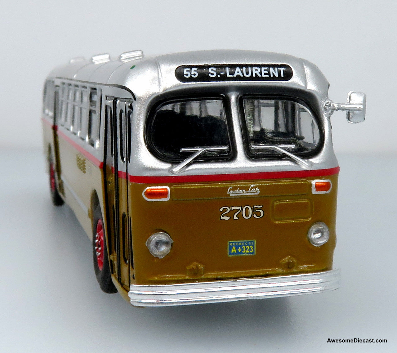 1952 CCF Brill CD-44 Transit Bus - Built in Montreal - Route: 55 S.-Laurent - 1:87 (HO) Diecast Bus by Iconic Replicas