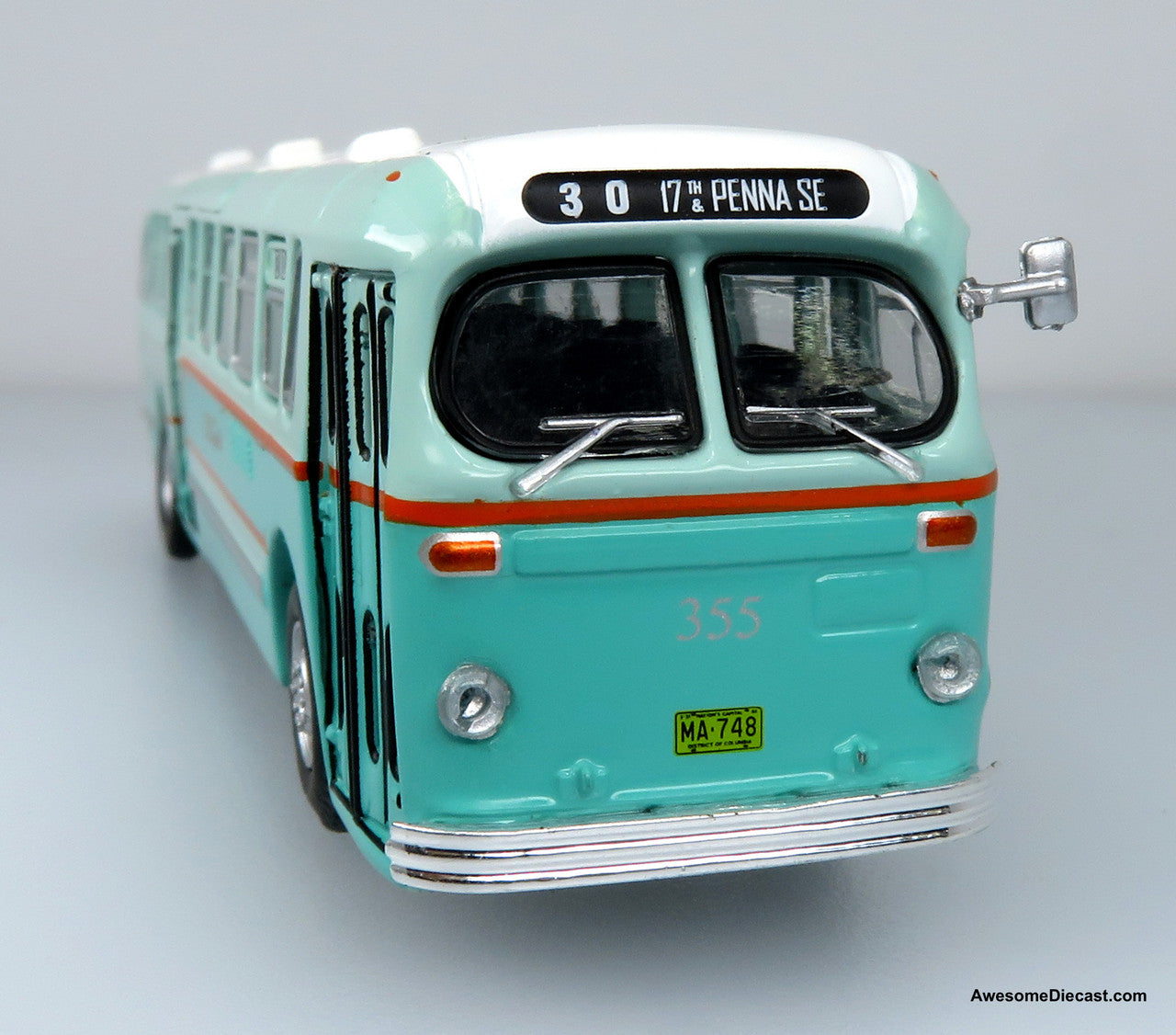 1952 ACF Brill CD-44 Transit Bus - DC Transit - Route: 30 17th & Penna SE - 1:87 (HO) Diecast Bus by Iconic Replicas