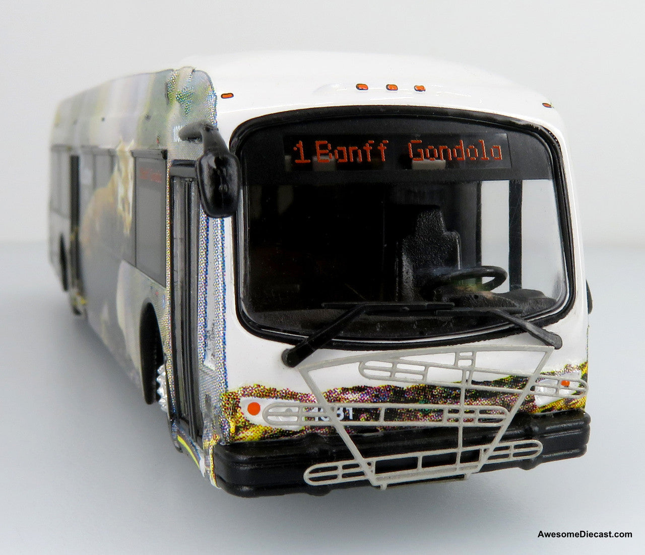 Iconic Replicas 1:87 Proterra ZX5 Electric Transit Bus: Roam Transit / Banff