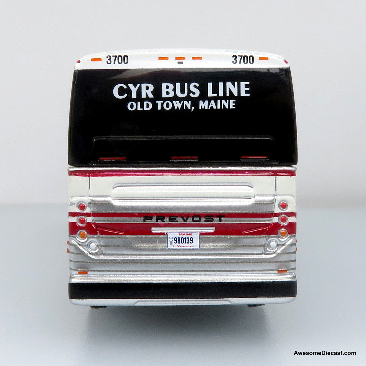 Iconic Replicas 1:87 Prevost X3-45 Coach: CYR Bus Line