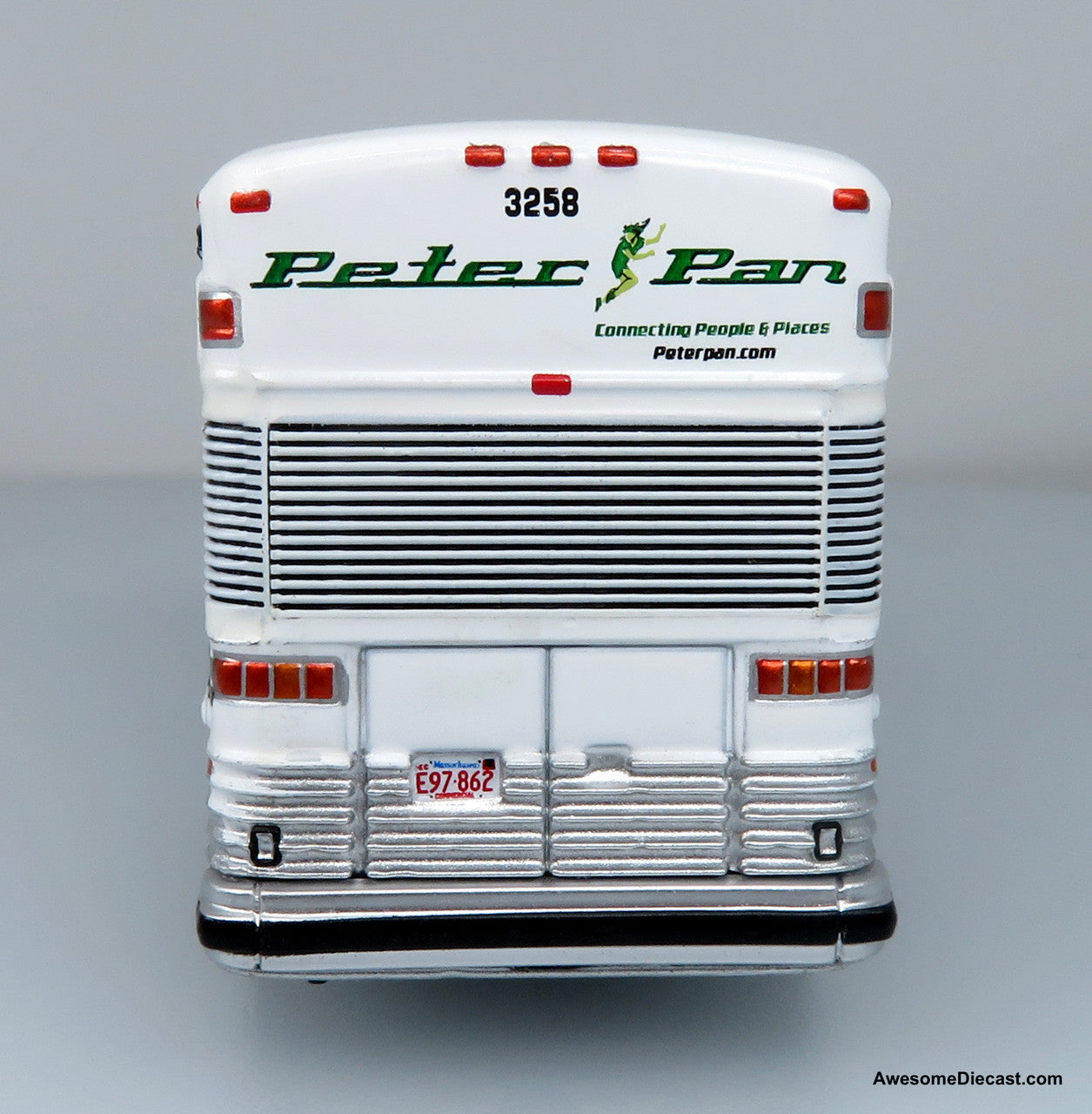 Iconic Replicas 1:87 MCI D4000 Coach: Peter Pan Bus Lines