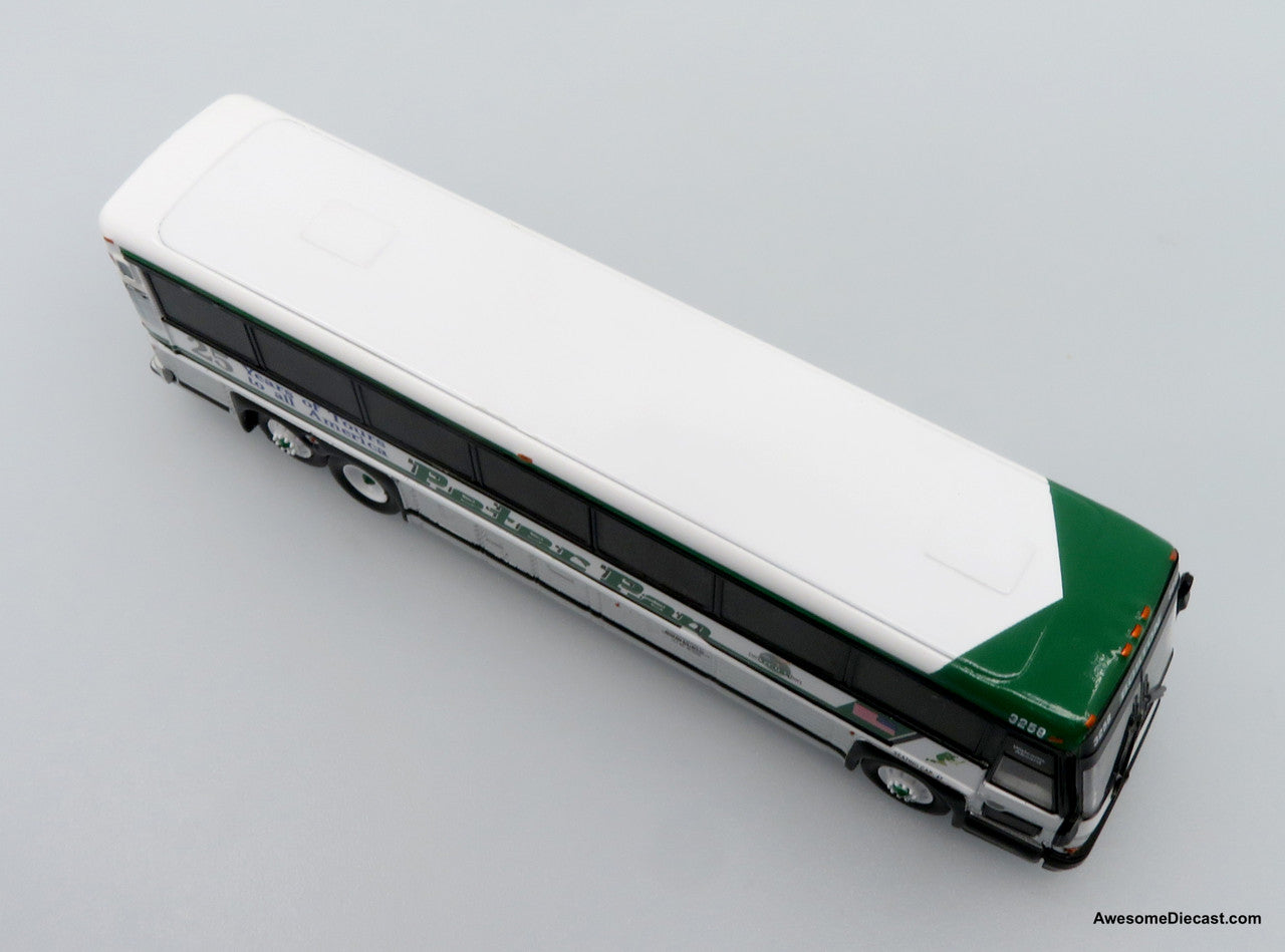 Iconic Replicas 1:87 MCI D4000 Coach: Peter Pan Bus Lines
