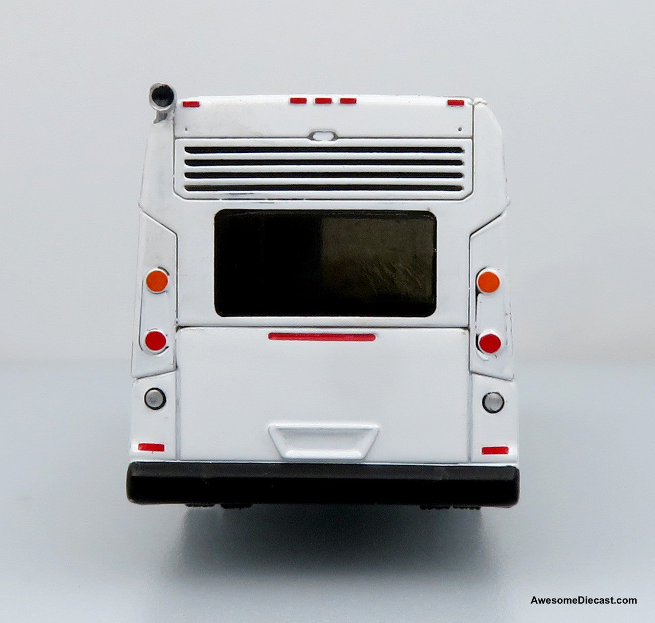 Iconic Replicas 1:87 Nova Bus LFSd Transit Bus: Blank White