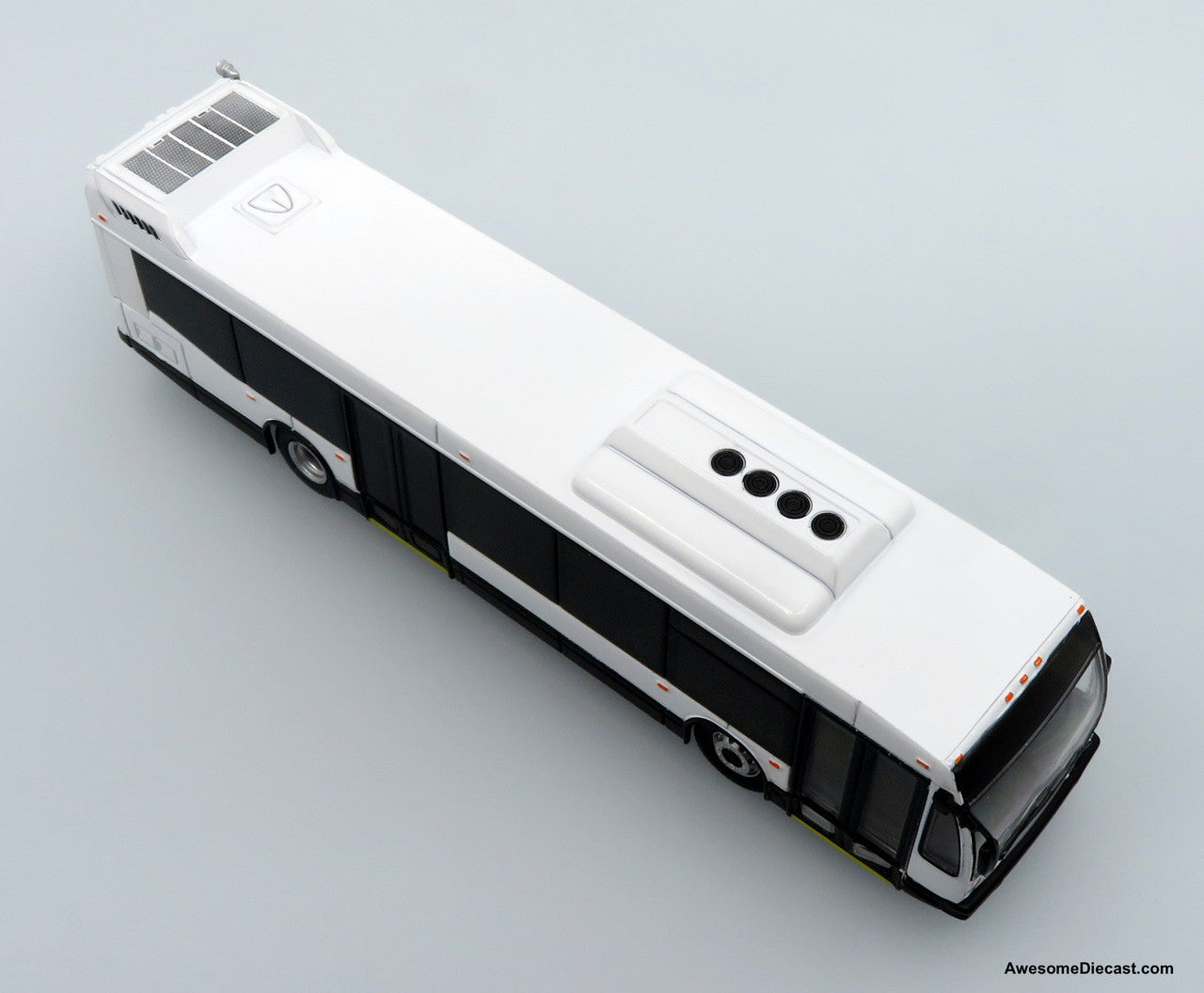 Iconic Replicas 1:87 Nova Bus LFSd Transit Bus: Blank White