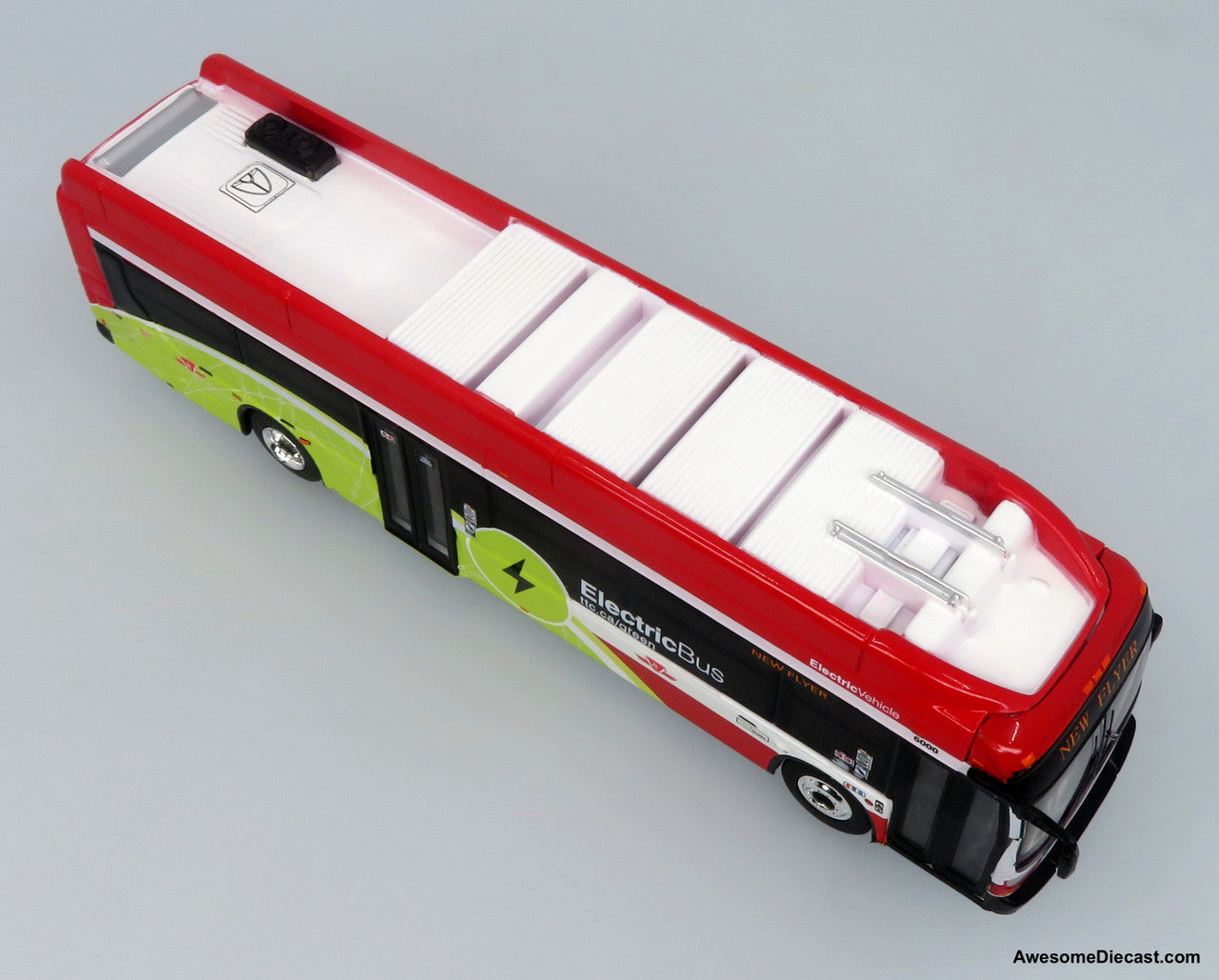 NFI Xcelsior CHARGE NG Electric Transit Bus: Toronto Transit Commission (TTC) 1:87 (HO) Diecast Model Bus by Iconic Replicas