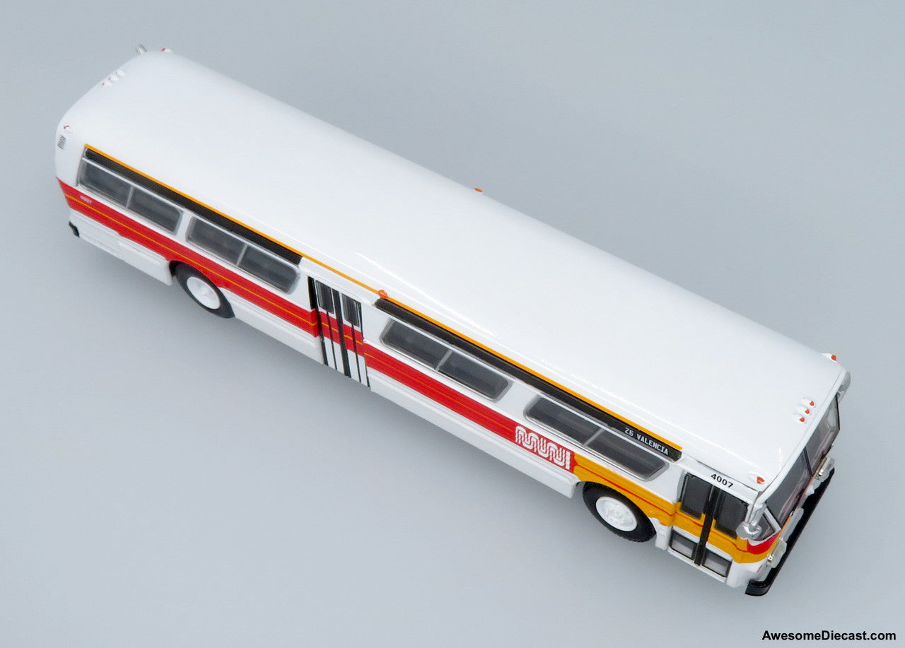 Flxible 53102 Transit Bus: San Francisco MUNI - Landor Scheme 1:87 (HO) Diecast Model Bus by Iconic Replicas