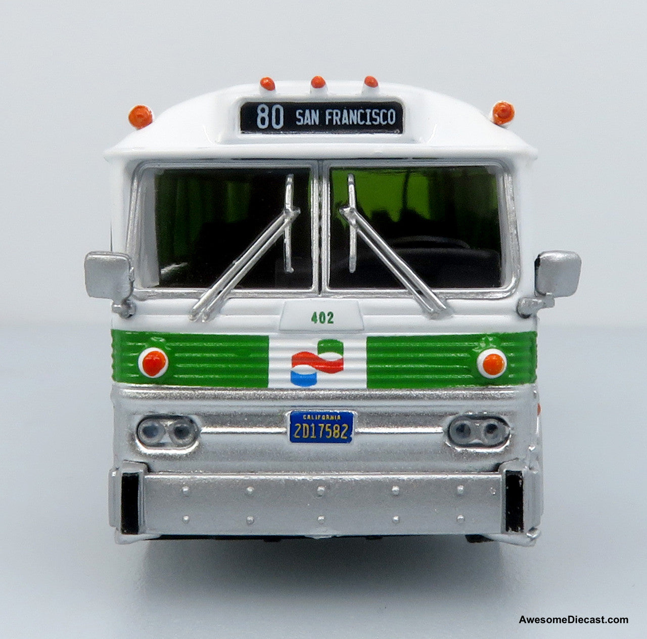 1964 MCI MC-5A Coach: Golden Gate Transit 1:87 (HO) Diecast Model Bus by Iconic Replicas