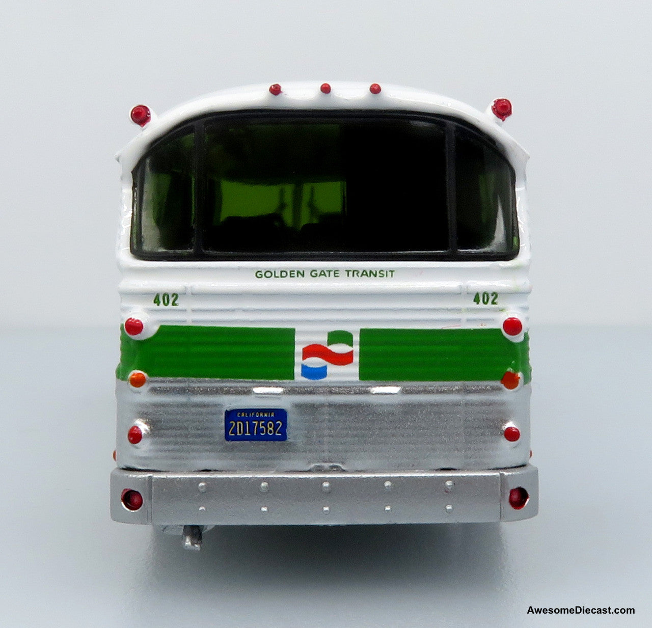 1964 MCI MC-5A Coach: Golden Gate Transit 1:87 (HO) Diecast Model Bus by Iconic Replicas