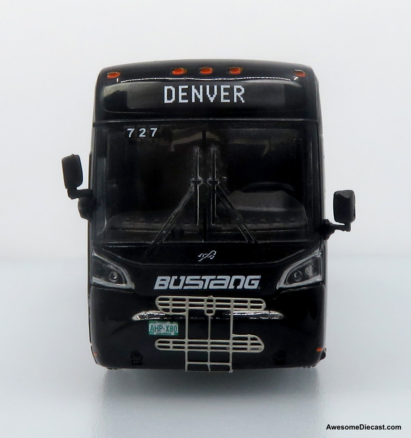 MCI D4520 Coach Bus: Bustang - Colorado Department of Transportation (CDOT) 1:87 (HO) Diecast Model Bus by Iconic Replicas