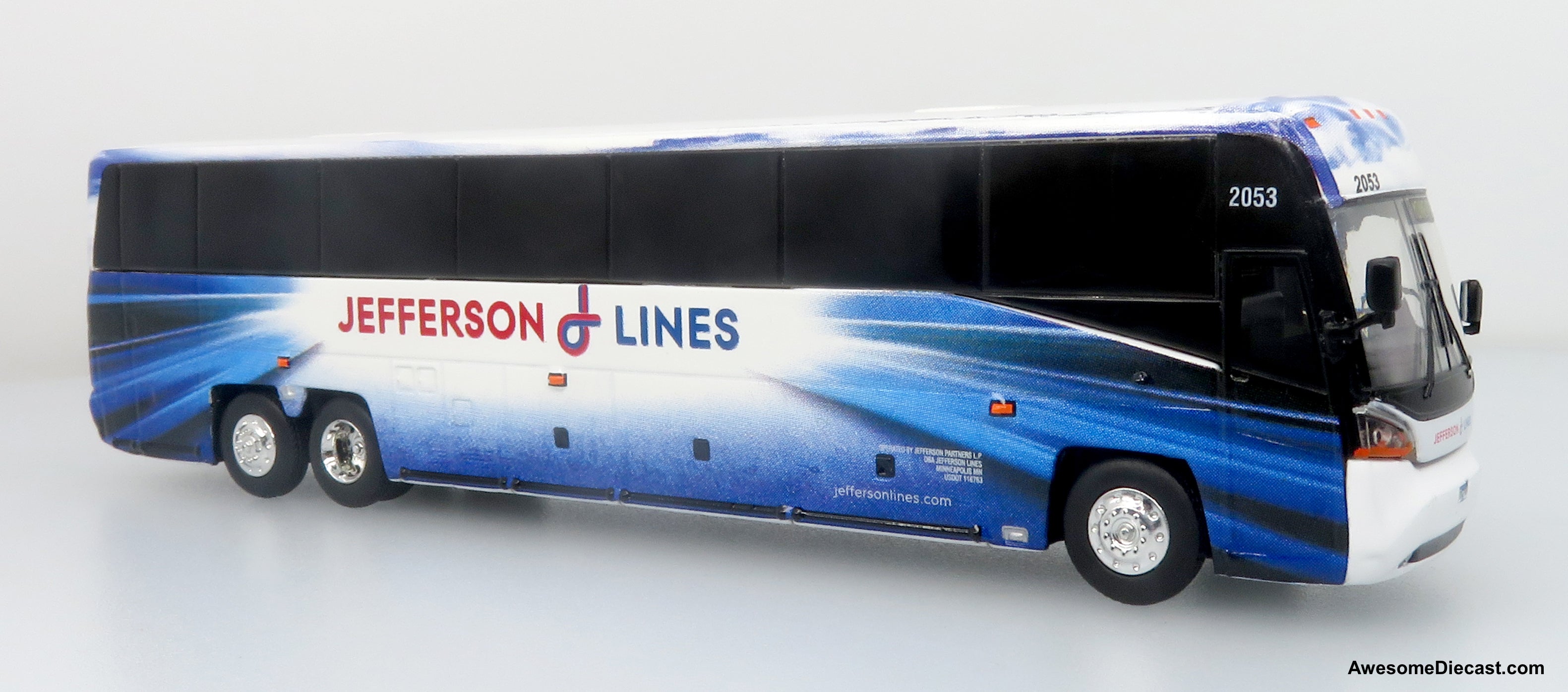 MCI D4520 Coach Bus: Jefferson Lines 1:87 (HO) Diecast Model Bus by Iconic Replicas