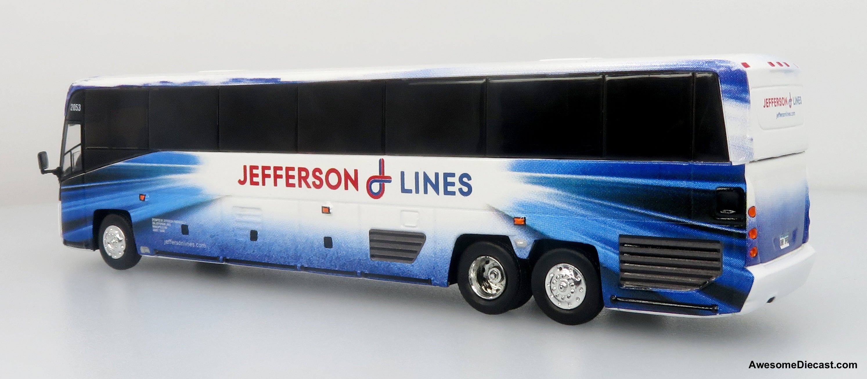 MCI D4520 Coach Bus: Jefferson Lines 1:87 (HO) Diecast Model Bus by Iconic Replicas