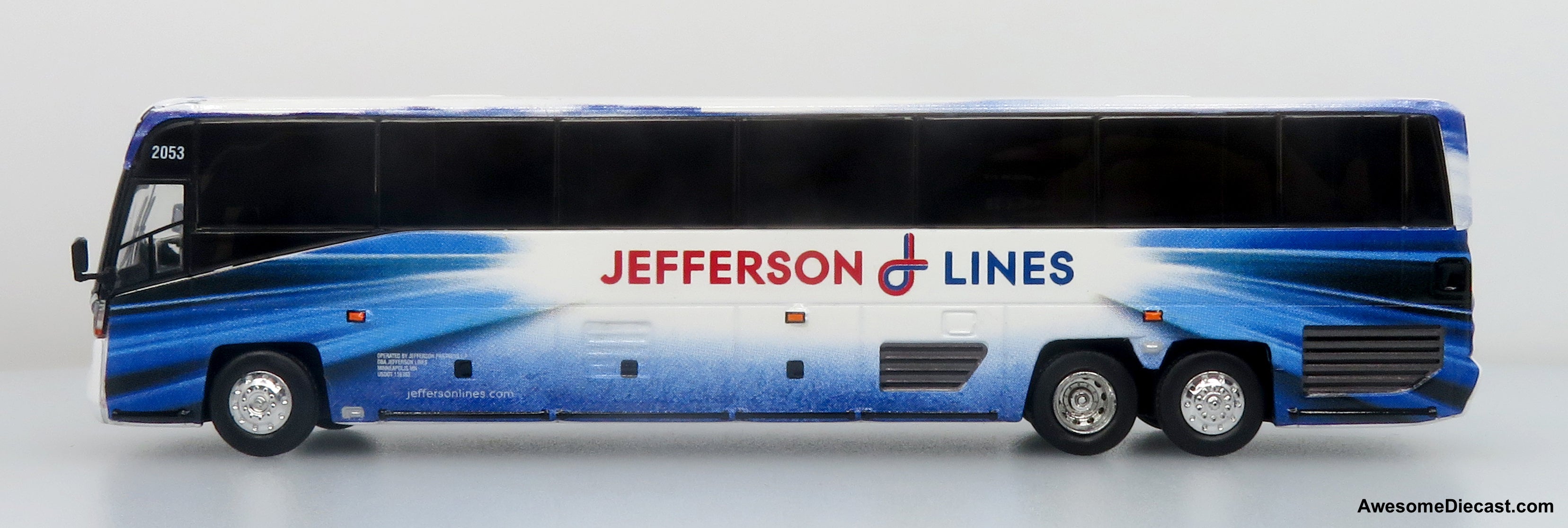 MCI D4520 Coach Bus: Jefferson Lines 1:87 (HO) Diecast Model Bus by Iconic Replicas