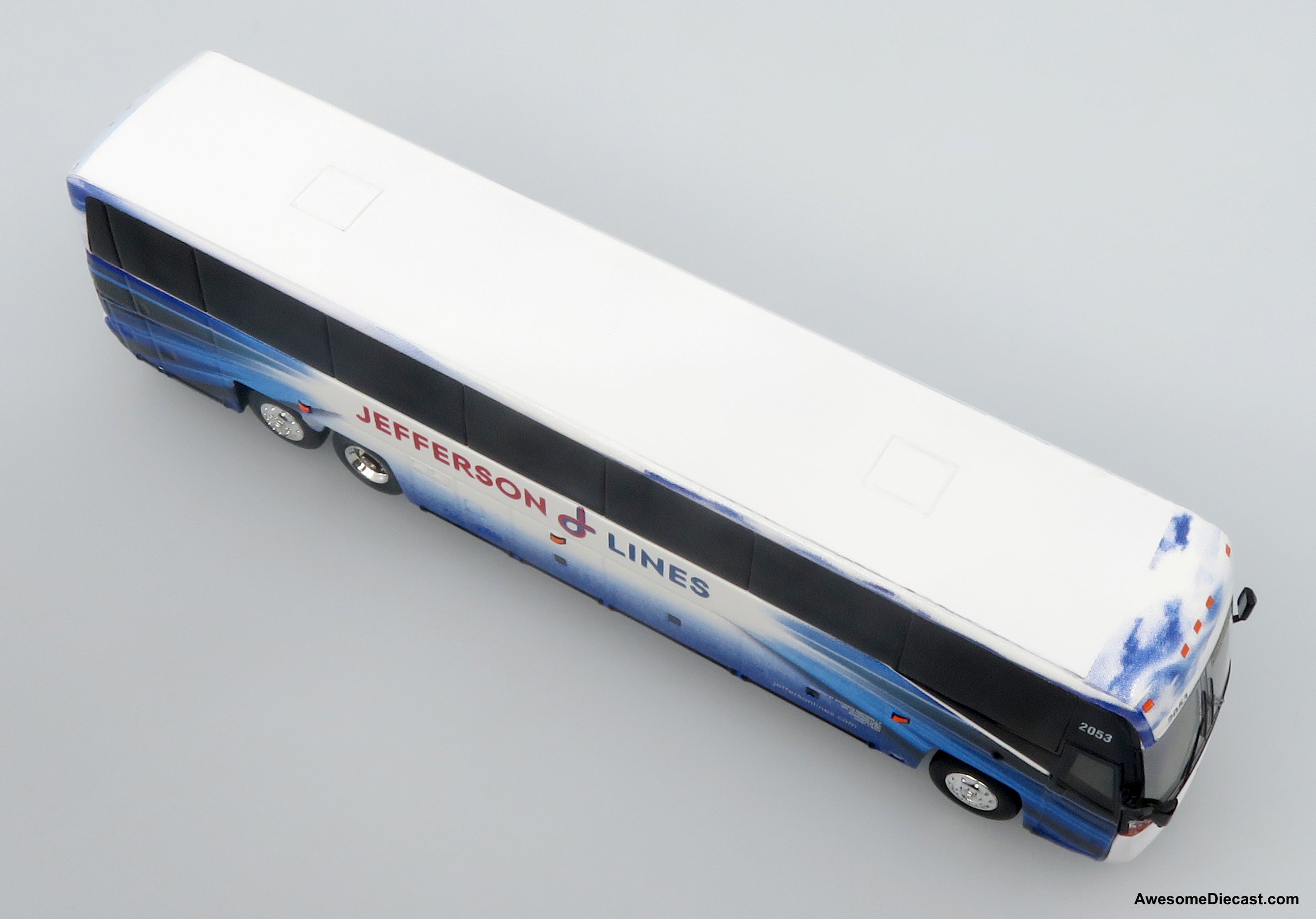 MCI D4520 Coach Bus: Jefferson Lines 1:87 (HO) Diecast Model Bus by Iconic Replicas