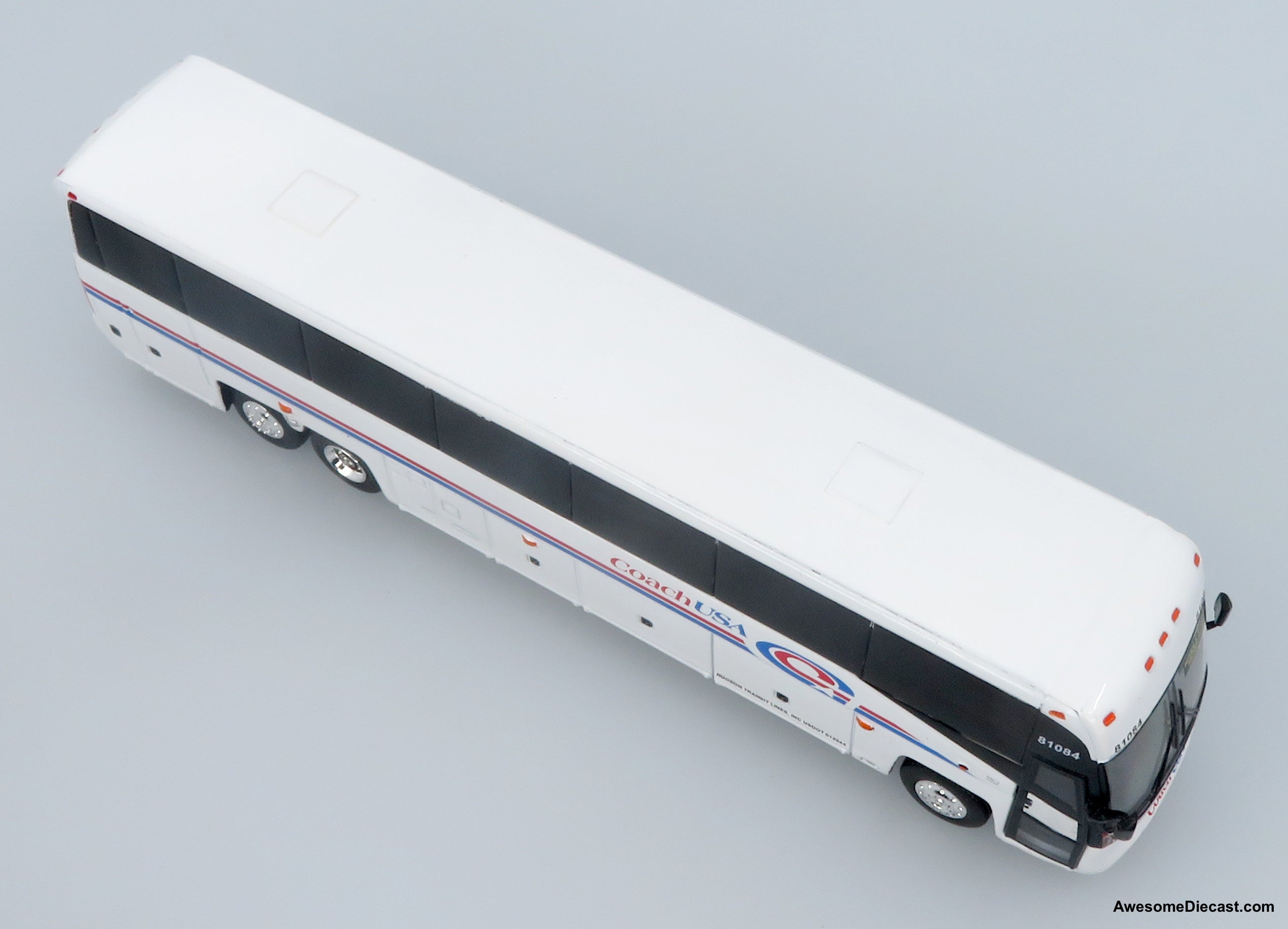 MCI D4520 Coach Bus: Coach USA 1:87 (HO) Diecast Model Bus by Iconic Replicas