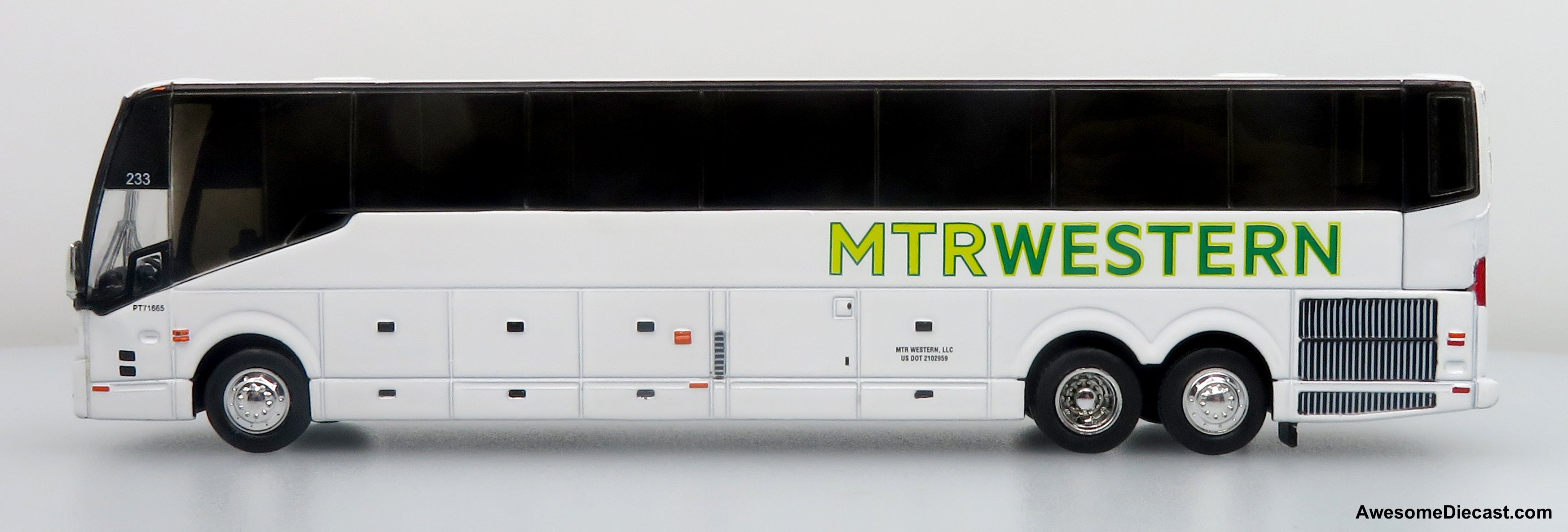 Prevost H3-45 Coach: MTR Western 1:87 (HO) Diecast Model Bus by Iconic Replicas