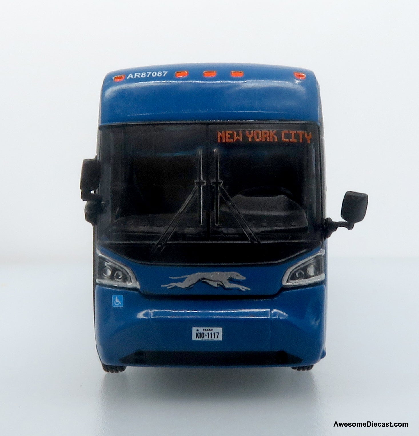MCI D4520 Coach Bus: Greyhound Lines 1:87 (HO) Diecast Model Bus by Iconic Replicas