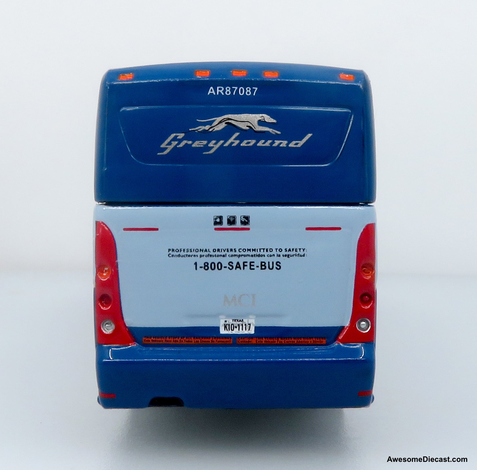 MCI D4520 Coach Bus: Greyhound Lines 1:87 (HO) Diecast Model Bus by Iconic Replicas