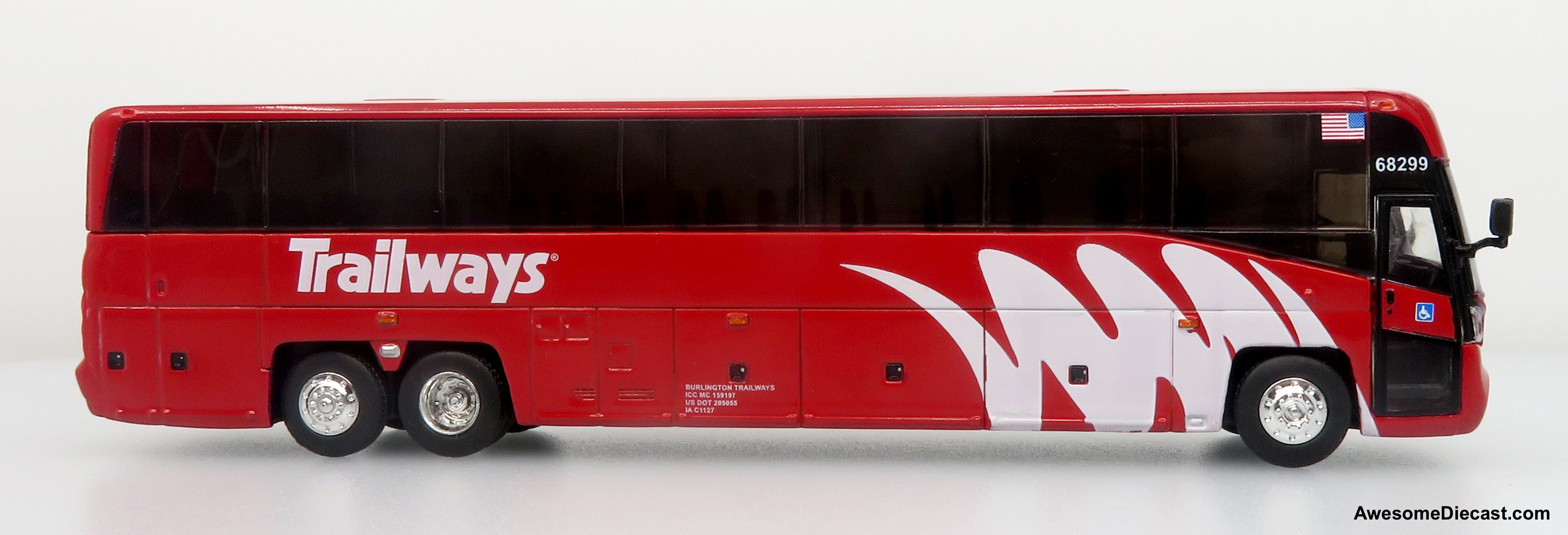 MCI D4520 Coach Bus: Burlington Trailways 1:87 (HO) Diecast Model Bus by Iconic Replicas