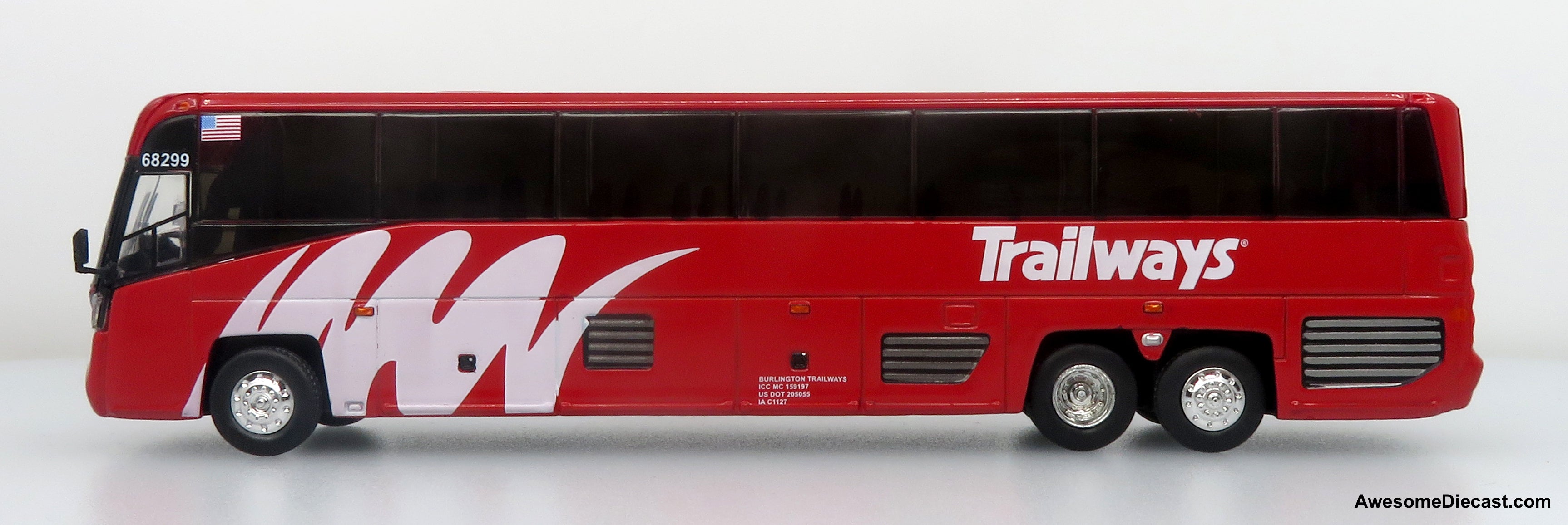 MCI D4520 Coach Bus: Burlington Trailways 1:87 (HO) Diecast Model Bus by Iconic Replicas