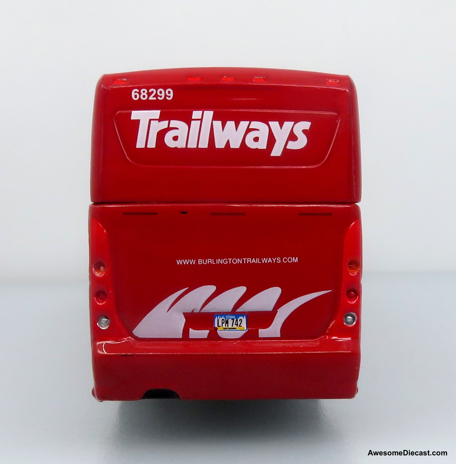MCI D4520 Coach Bus: Burlington Trailways 1:87 (HO) Diecast Model Bus by Iconic Replicas