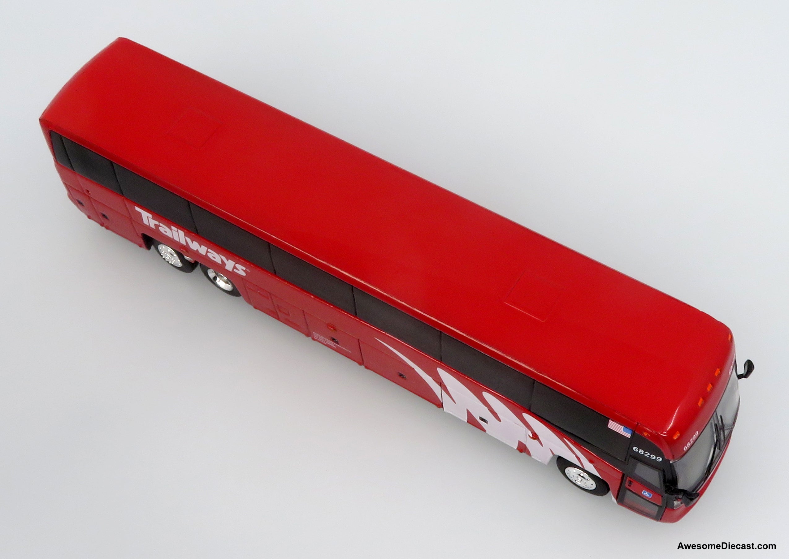 MCI D4520 Coach Bus: Burlington Trailways 1:87 (HO) Diecast Model Bus by Iconic Replicas