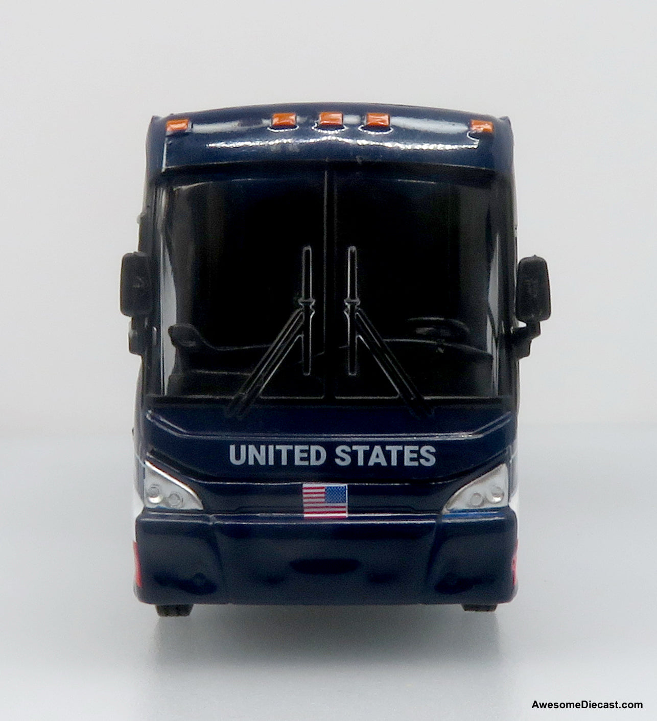 MCI J4500 Coach: World Cup USA National Team 1:87 (HO) Diecast Model Bus by Iconic Replicas