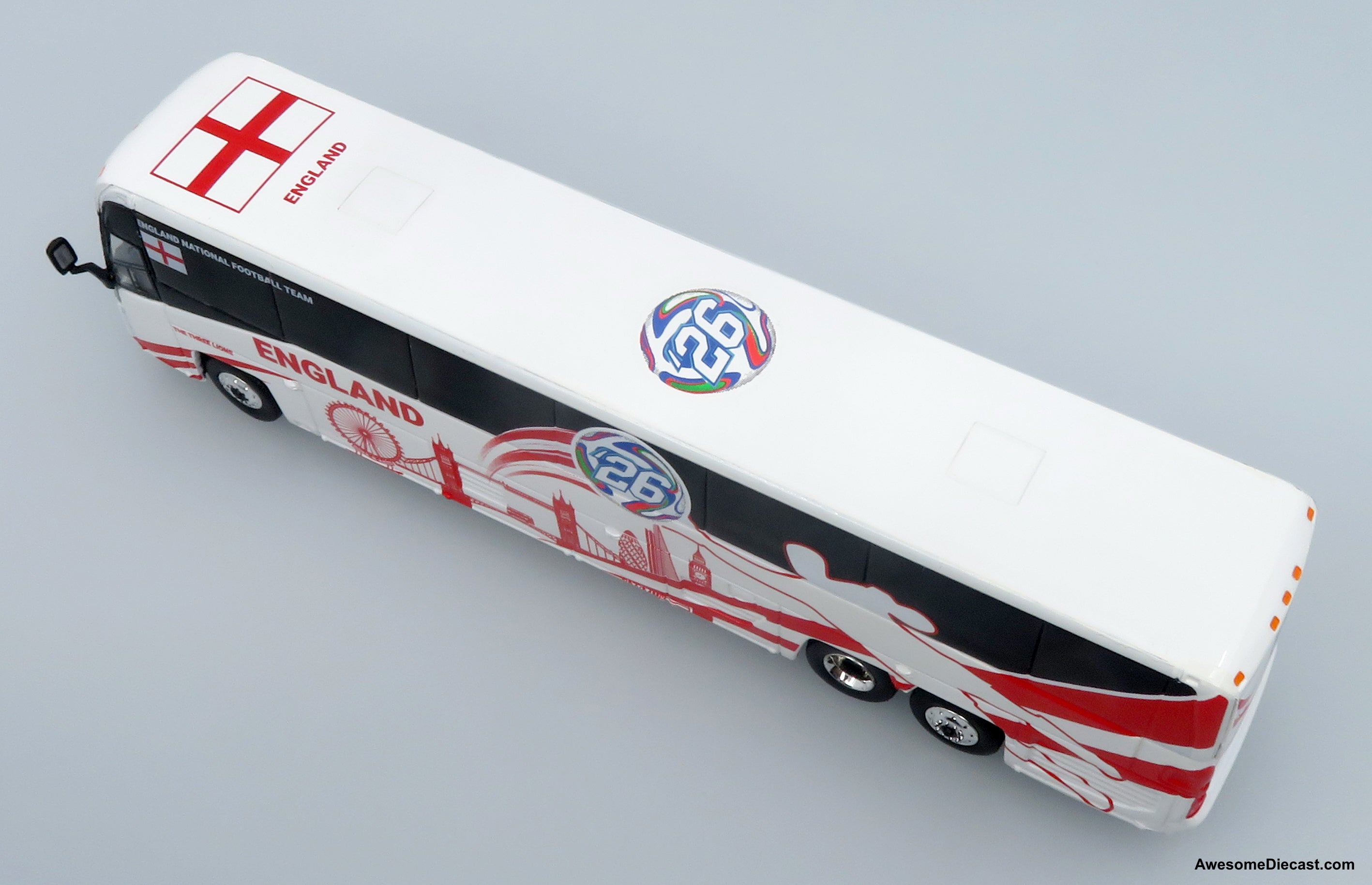MCI D4520 Coach: World Cup England National Team 1:87 (HO) Diecast Model Bus by Iconic Replicas