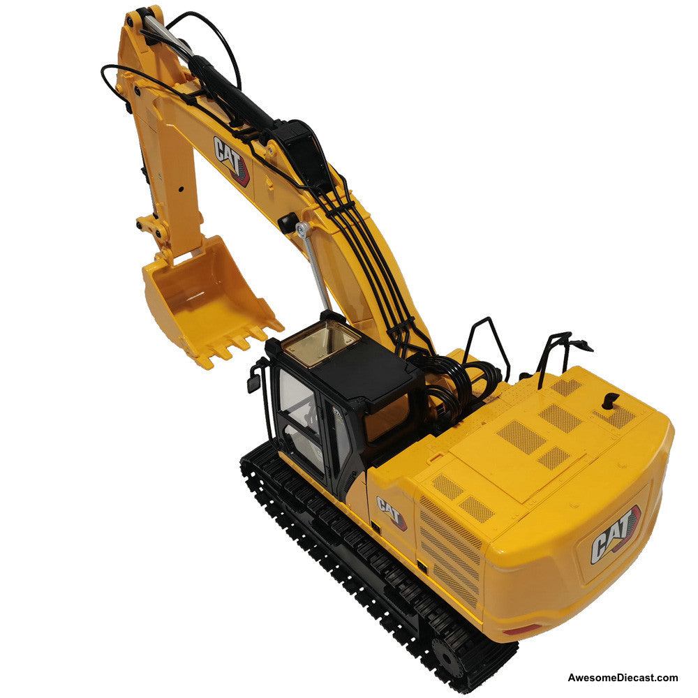 Diecast Masters 1:16 Caterpillar 320 Radio Controlled Excavator with Bucket, Grapple and Hammer Attachments