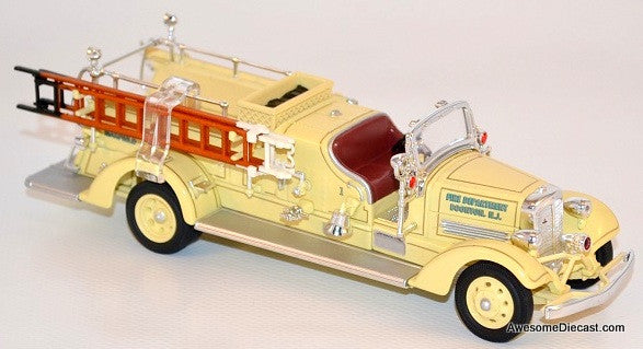 Road Signature 1:43 1938 Ahrens-Fox VC, Creme