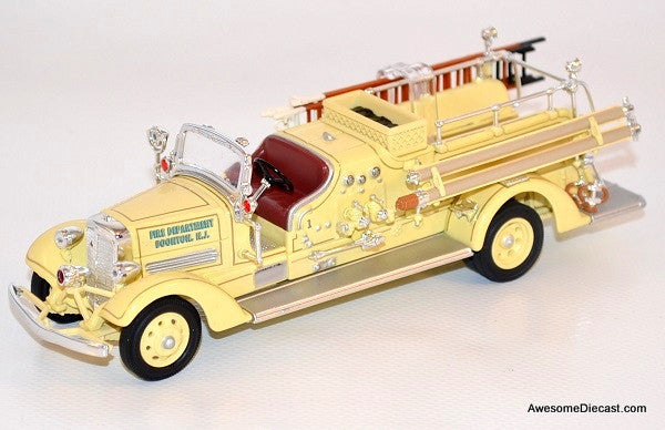 Road Signature 1:43 1938 Ahrens-Fox VC, Creme