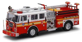 Seagrave Engine "FDNY #CO1" 1:64 Diecast Model by Code 3