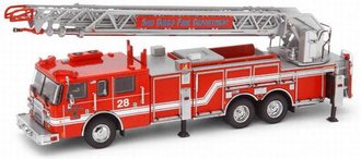Pierce Rear Mount Ladder Truck "San Diego #28 1:64 Diecast model by Code 3